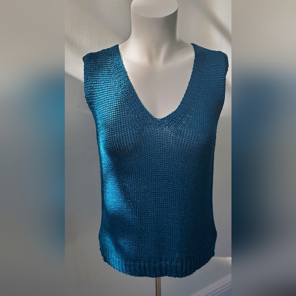 π₯HostPickπ₯ANNE KLEIN-size S petite-vintage knit cami top - V-neck - blouse - Picture 2 of 8